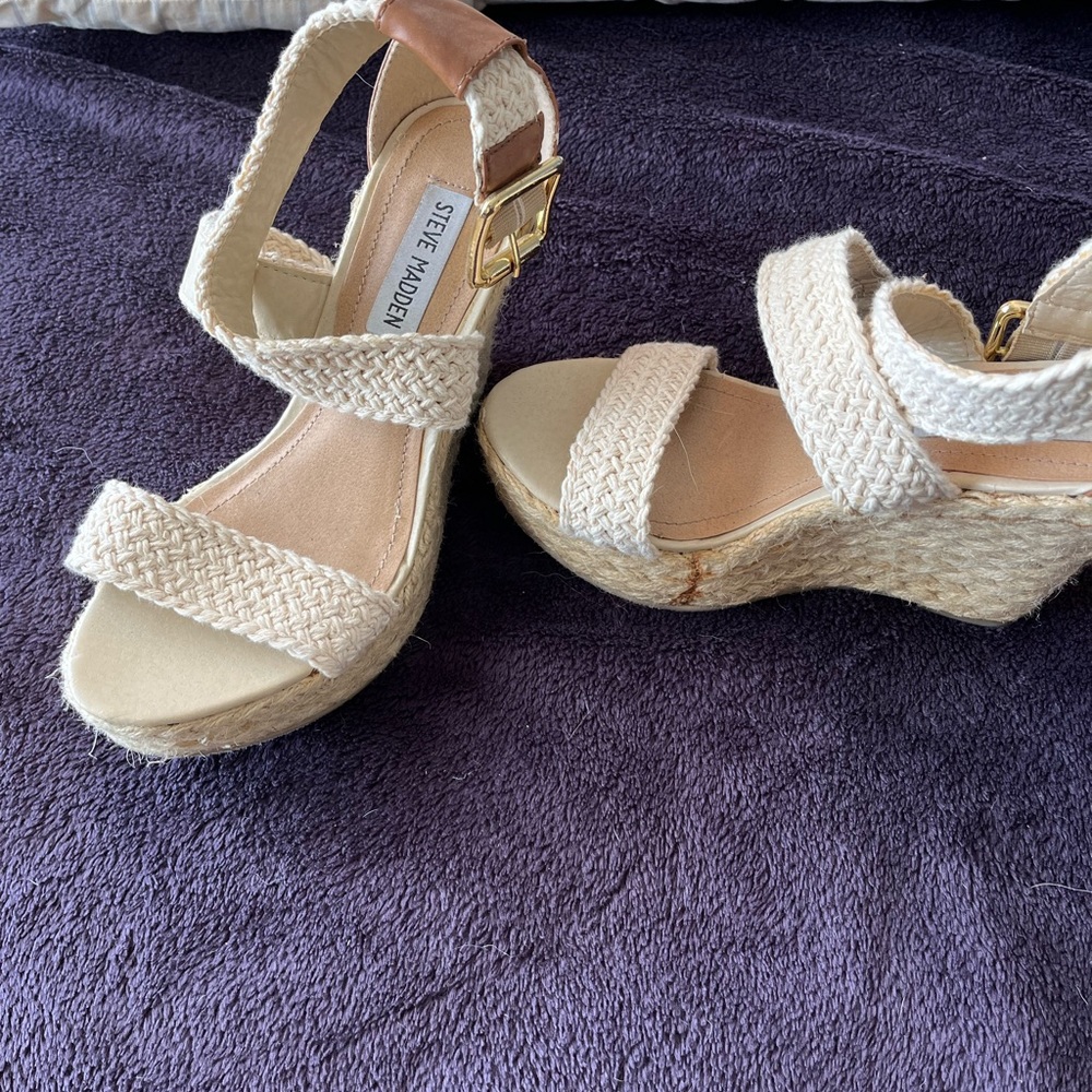 Steve Madden  tan woven platform sandal Size 7